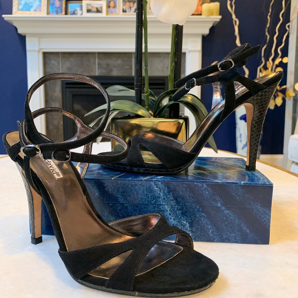 Charles David strappy sandals. Size 7.5/37.5